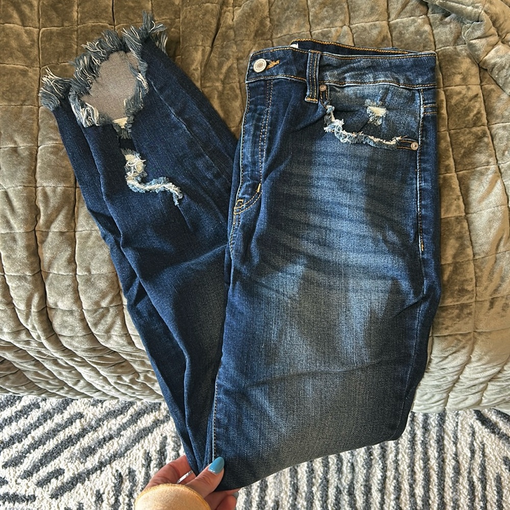 Distressed KanCan skinny jeans size 13 / 30